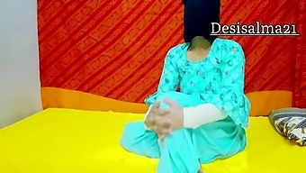 A Young Muslim Girl Named Eid Was Wearing A Hardcore Sex Desi Bhabhi Ko Choda And Dene Aaya Padosi Ne.