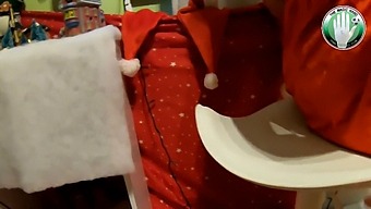 Santa Gets Pleasure From Mrs. Claus' Handjob
