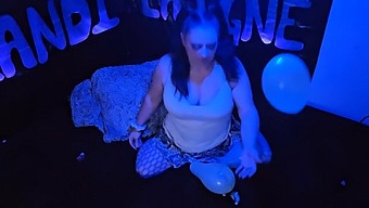 Sexy Milf Indulges In Balloon Fetish In Sfw Video